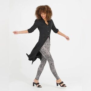 SPANX Grey Black Faux Snakeskin Print Leggings Size Small